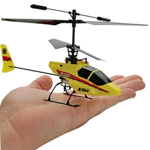 соосная схема винтов игрушечного вертолета